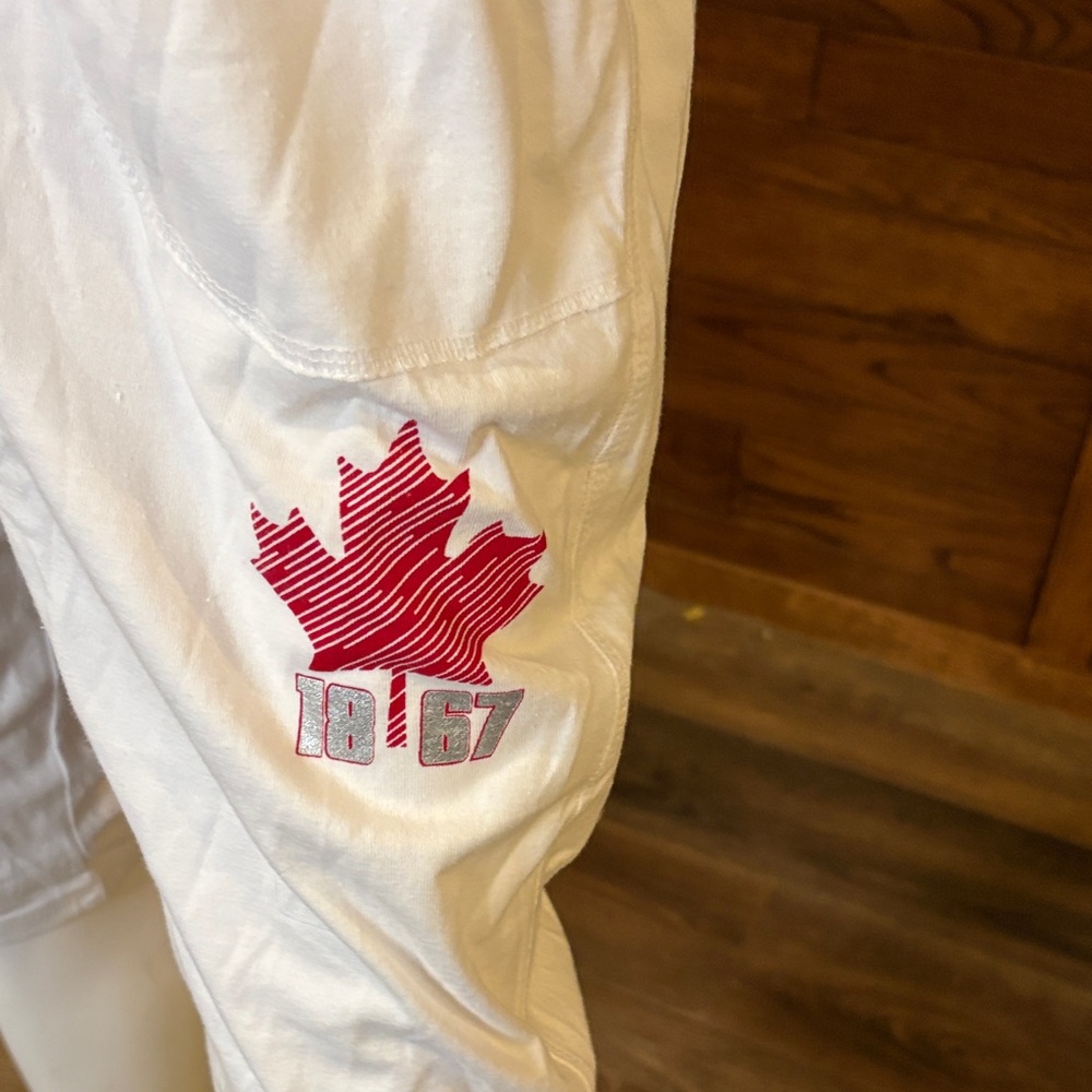 White Cropped Drawstring Capri Pants with Pink Leaf Accent - Picture 3 of 5